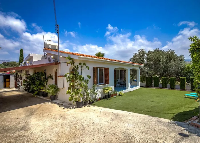 Coral Bay Avenue By vichy holidays * Paphos