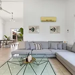 בית נופש Coral Bay Avenue By Vichy Holidays *